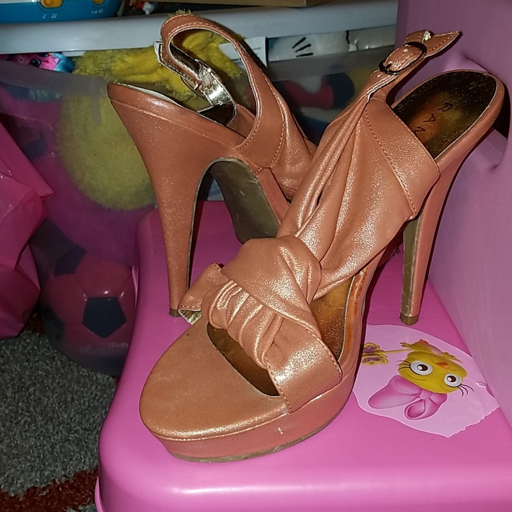 Cute open toed shoe